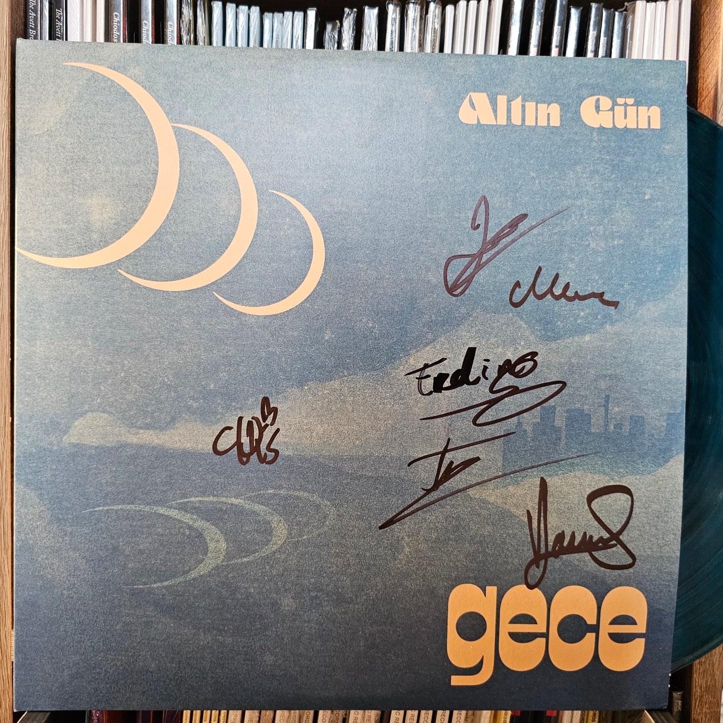 Altin Gün - Gece (Signed Summer Sky Wave Blue LP Vinyl)
