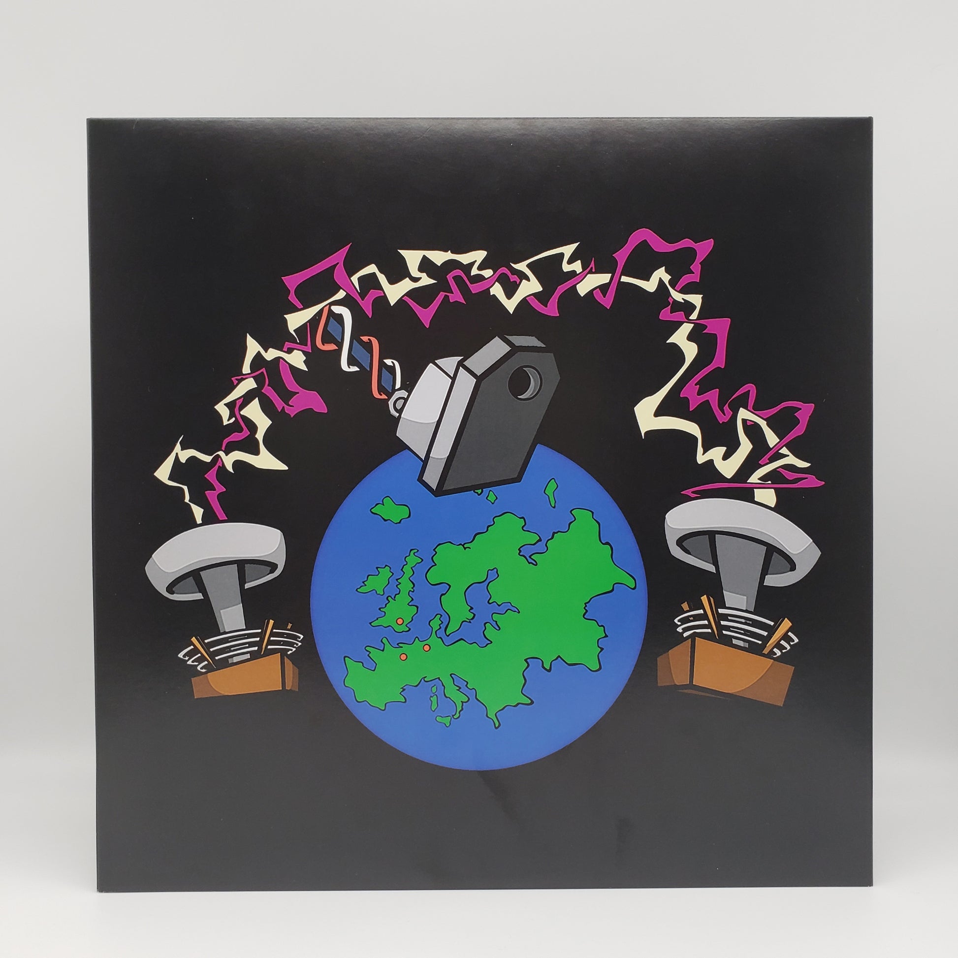 King Gizzard and The Lizard Wizard - Europe '19 (NCR 002, 3LP Purple w/ Pink Swirl Vinyl) UPC: 659696533516