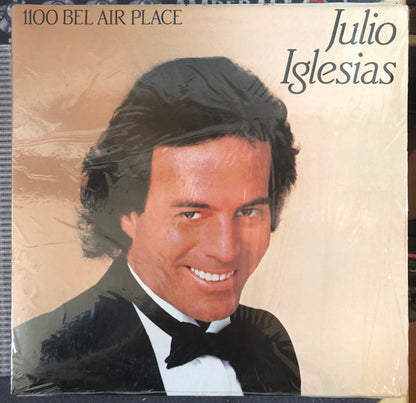 Julio Iglesias : 1100 Bel Air Place (LP,Album,Stereo)