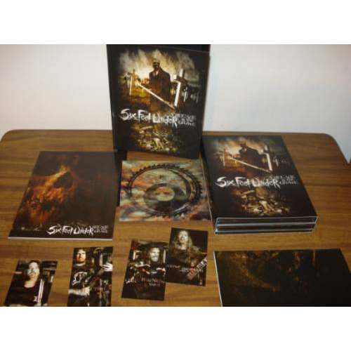 Six Feet Under : A Decade In The Grave ()