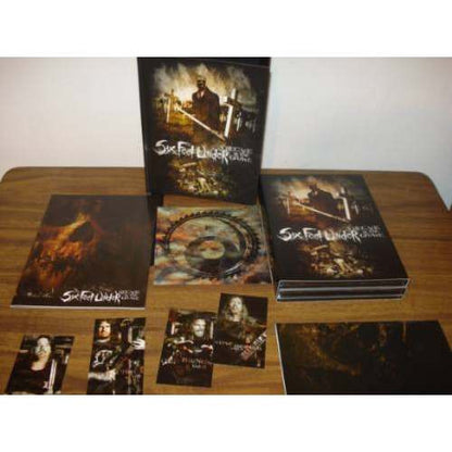 Six Feet Under : A Decade In The Grave ()