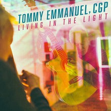 Tommy Emmanuel - Living in the Light (LP Vinyl) UPC: 860012658244